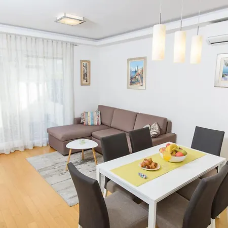 Nikolina Apartment Podstrana