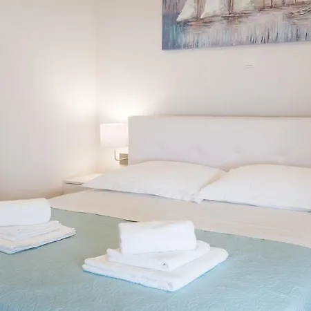 Nikolina Apartment